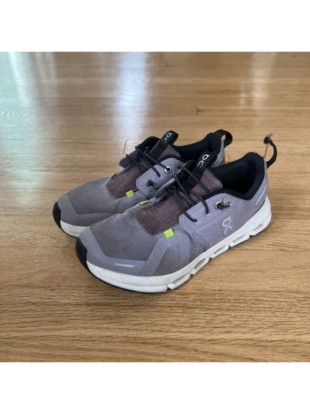 On Running Cloud Sky Youth Purple Sneakers Athletic Shoes Youth Size 3.5